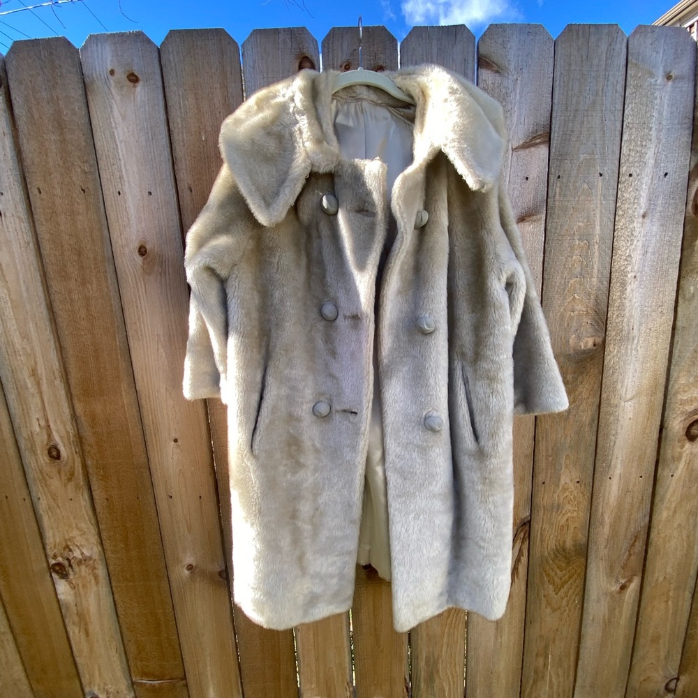 1960s Cream Faux Fur Coat 1960s Handmade faux fur collared button up coat. S - Picture 4 of 15